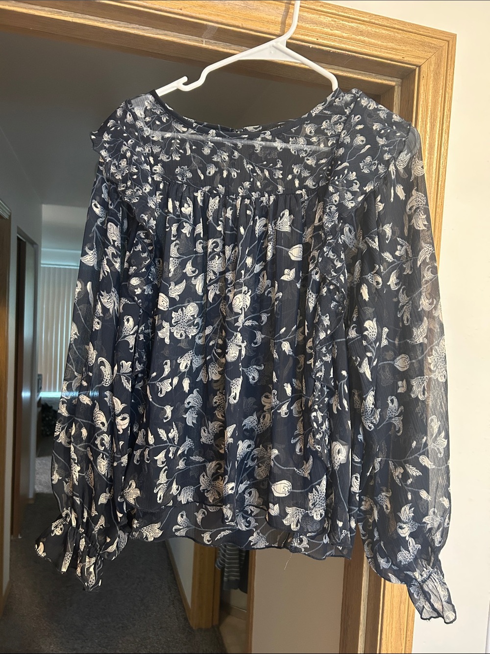 Lucky Brand Boho-Inspired Navy Floral Peasant Blouse size M